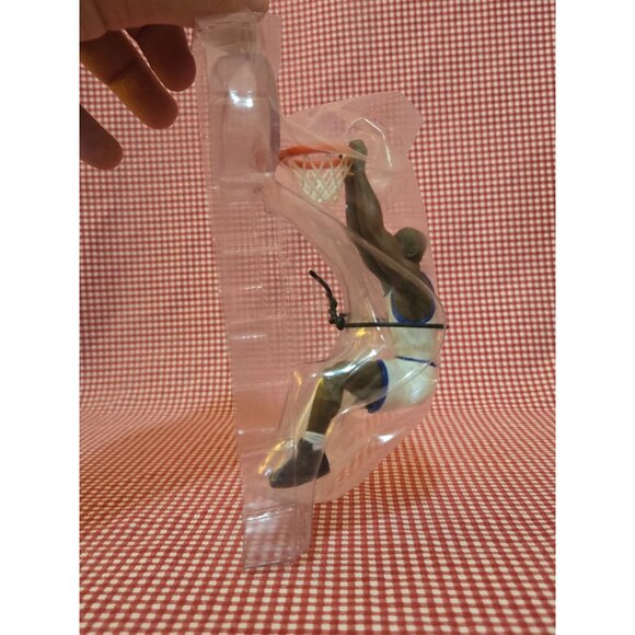 Hallmark Keepsake Shaquille O'Neal Ornament Dunking Collectible with Card - Picture 8 of 11